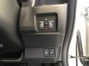 【両側電動スライドドア】リモコンや運転席のスイッチ操作のほか、ドアハンドルを少し引くだけでリアドアが自動開閉します♪