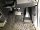 【運転席】アクセル、ブレーキはこのようになっております。
