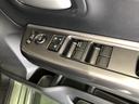 【窓操作部分】運転席のスイッチでは、すべてのウィンドーの開閉操作を行うことができます。