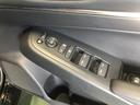 【窓操作部分】運転席のスイッチでは、すべてのウィンドーの開閉操作を行うことができます。