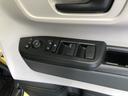 【窓操作部分】運転席のスイッチでは、すべてのウィンドーの開閉操作を行うことができます。