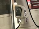 【ピタ駐ミラー】運転席に座った状態で死角になりやすい左側やクルマの後ろの様子まで確認でき、幅寄せや縦列駐車、車庫入れの際に役立ちます。
