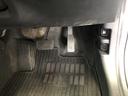 【運転席】アクセル、ブレーキはこのようになっております。