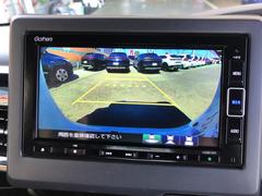 【バックカメラ】駐車時に安心のバックカメラが装備されています！ 7