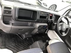 【インパネ全体】手が届きやすく、どなたでも運転しやすいです。シンプルで使いやすい設計になっています！ 6
