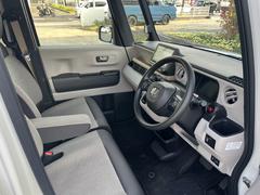 【インパネ全体】手が届きやすく、どなたでも運転しやすいです。シンプルで使いやすい設計になっています！ 6