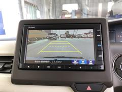 【バックカメラ】駐車時に安心のバックカメラが装備されています！ 7
