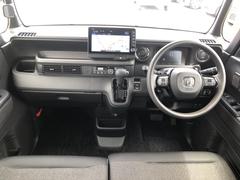 【インパネ全体】手が届きやすく、どなたでも運転しやすいです。シンプルで使いやすい設計になっています！ 6