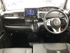 【インパネ全体】手が届きやすく、どなたでも運転しやすいです。シンプルで使いやすい設計になっています！ 2