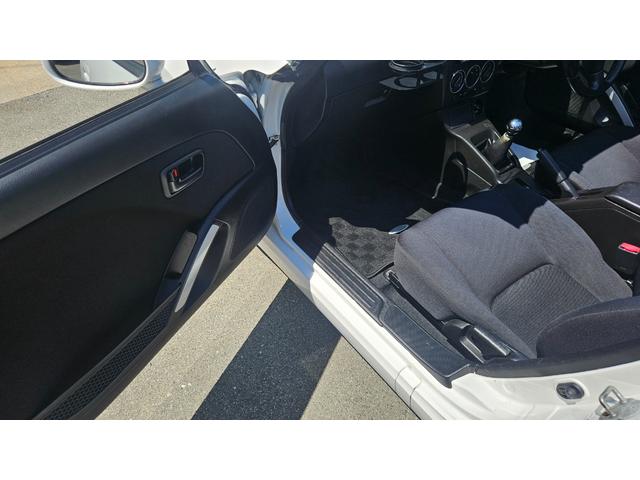 コペン アクティブトップ　ＭＴ車　電動オープン　ナビ　ＴＶ　ＢＬＵＥＴＯＯＴＨ接続　ＣＤ　ＥＴＣ　フォグ　修復歴なし（35枚目）
