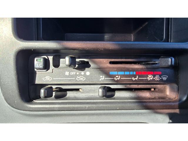 ハイゼットトラック ジャンボ　５速マニュアル　パワステ　パワーウィンドウ　エアコン　三方開　ＥＴＣ　社外オーディオ　規格外純正アルミホイール（9枚目）