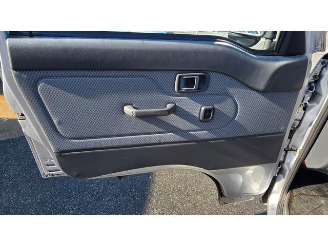 ハイゼットトラック ジャンボ　５速マニュアル　パワステ　パワーウィンドウ　エアコン　三方開　ＥＴＣ　社外オーディオ　規格外純正アルミホイール（20枚目）