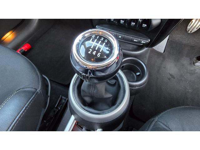 ６速マニュアルです