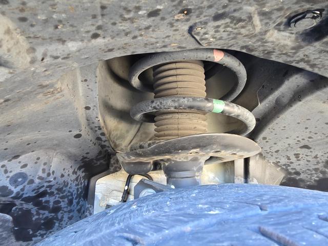 エクストレイル ２０Ｘｔ　全国対応２年保証　純正ナビ　ＤＴＶ　Ｂｌｕｅｔｏｏｔｈ　バックカメラ　ハイパールーフレール　ＥＴＣ　カブロンシート　ヒーター　インテリキー　ＨＩＤ　純正アルミホイール（33枚目）