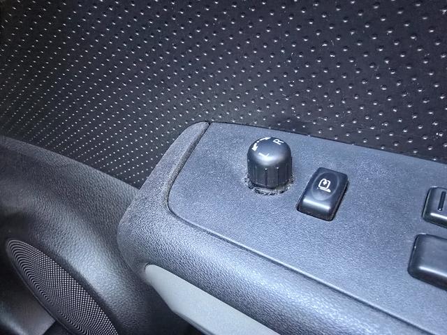 エクストレイル ２０Ｘｔ　全国対応２年保証　純正ナビ　ＤＴＶ　Ｂｌｕｅｔｏｏｔｈ　バックカメラ　ハイパールーフレール　ＥＴＣ　カブロンシート　ヒーター　インテリキー　ＨＩＤ　純正アルミホイール（39枚目）