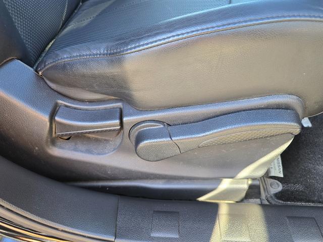 エクストレイル ２０Ｘｔ　全国対応２年保証　純正ナビ　ＤＴＶ　Ｂｌｕｅｔｏｏｔｈ　バックカメラ　ハイパールーフレール　ＥＴＣ　カブロンシート　ヒーター　インテリキー　ＨＩＤ　純正アルミホイール（51枚目）