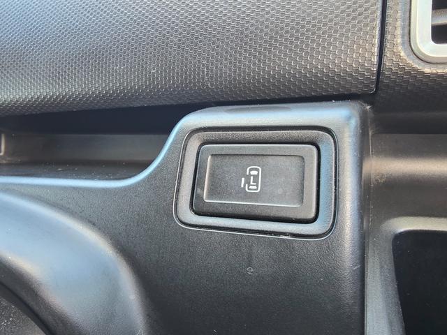 左側パワースライドドア