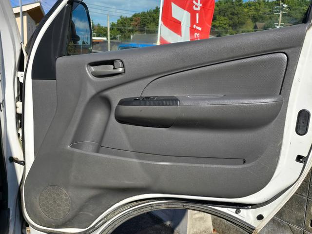 ＮＶ３５０キャラバンバン ロングＤＸ　全国対応２年保証　３／６／９人乗り　ＥＴＣ　キーレス　積載量１１５０ｋｇ（32枚目）