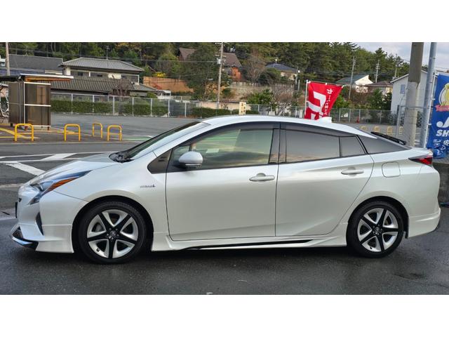 プリウス Sツーリングセレクション 全国対応2年保証 ストラーダナビ フルセグTV Bluetoothオーディオ バックカメラ ETC 黒合皮シート トヨタセーフティセンス モデリスタスポイラー LEDヘッドライト 純正AW(5枚目)