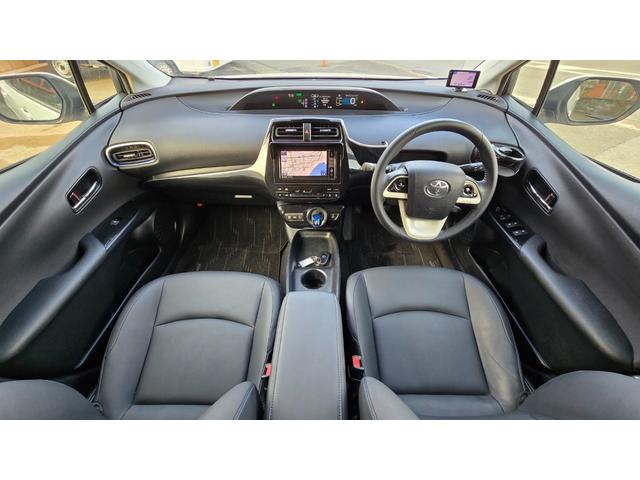 プリウス Sツーリングセレクション 全国対応2年保証 ストラーダナビ フルセグTV Bluetoothオーディオ バックカメラ ETC 黒合皮シート トヨタセーフティセンス モデリスタスポイラー LEDヘッドライト 純正AW(17枚目)