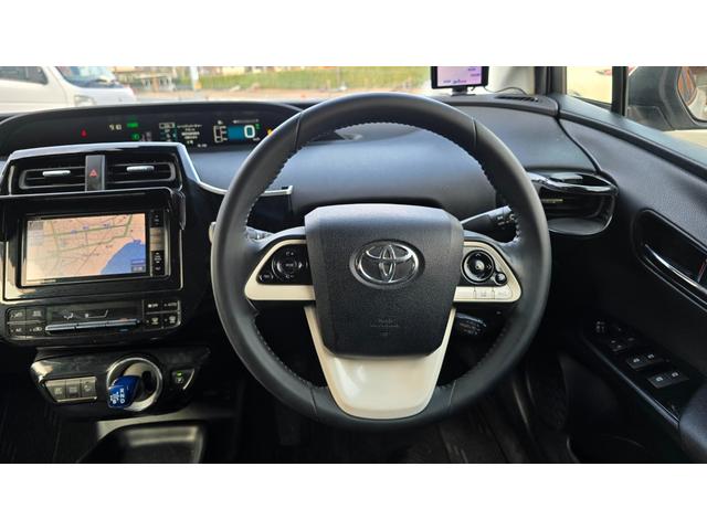 プリウス Sツーリングセレクション 全国対応2年保証 ストラーダナビ フルセグTV Bluetoothオーディオ バックカメラ ETC 黒合皮シート トヨタセーフティセンス モデリスタスポイラー LEDヘッドライト 純正AW(23枚目)