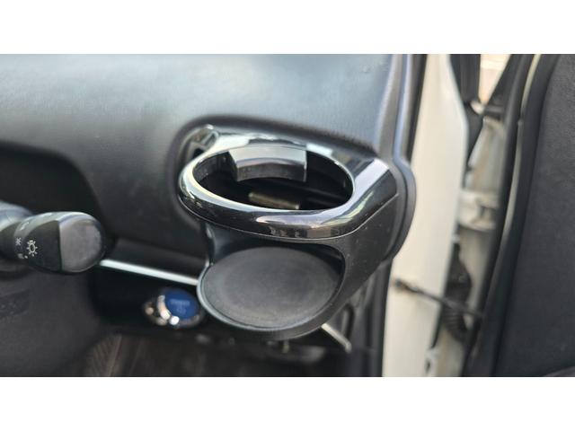 プリウス Sツーリングセレクション 全国対応2年保証 ストラーダナビ フルセグTV Bluetoothオーディオ バックカメラ ETC 黒合皮シート トヨタセーフティセンス モデリスタスポイラー LEDヘッドライト 純正AW(36枚目)