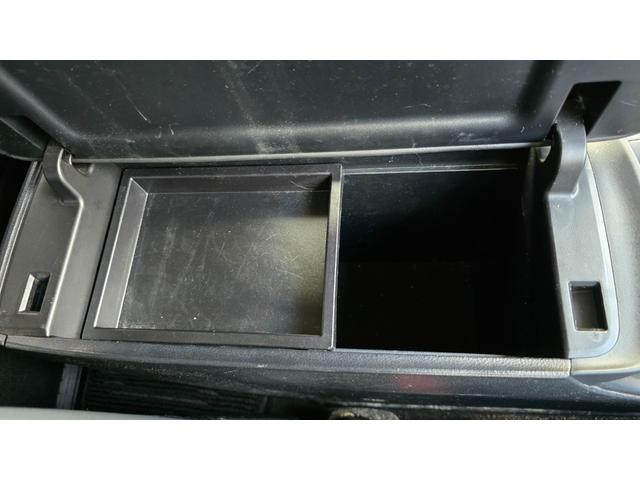 プリウス Sツーリングセレクション 全国対応2年保証 ストラーダナビ フルセグTV Bluetoothオーディオ バックカメラ ETC 黒合皮シート トヨタセーフティセンス モデリスタスポイラー LEDヘッドライト 純正AW(41枚目)