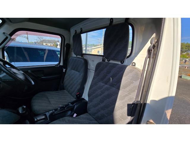 キャリイトラック ＫＣエアコン・パワステ　全国対応２年保証　オートマ　２ＷＤ　エアコン　パワステ　三方開　タイミングチェーン　積載量３５０ｋｇ　純正ラジオ（18枚目）