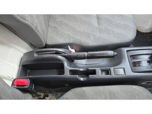 キャリイトラック ＫＣエアコン・パワステ　全国対応２年保証　オートマ　２ＷＤ　エアコン　パワステ　三方開　タイミングチェーン　積載量３５０ｋｇ　純正ラジオ（29枚目）