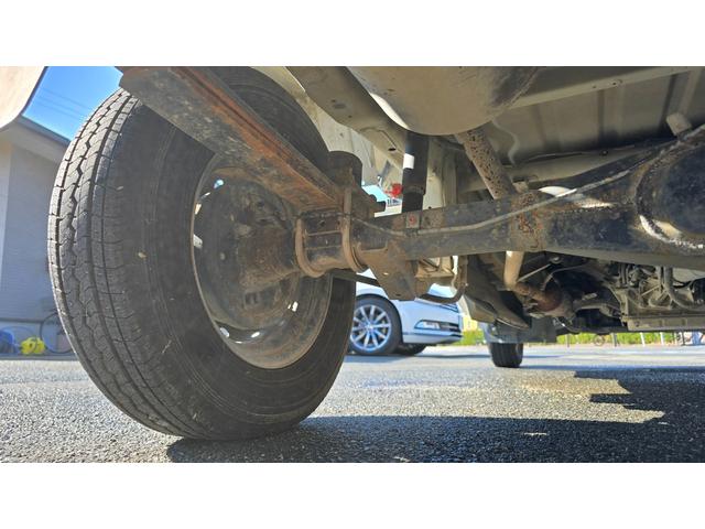 キャリイトラック ＫＣエアコン・パワステ　全国対応２年保証　オートマ　２ＷＤ　エアコン　パワステ　三方開　タイミングチェーン　積載量３５０ｋｇ　純正ラジオ（41枚目）