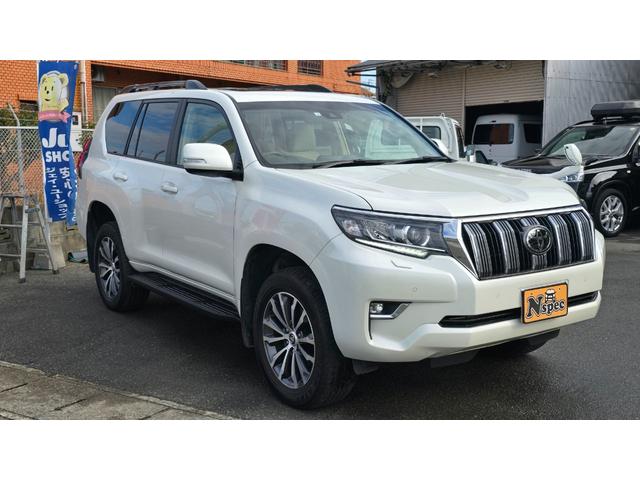 ランドクルーザープラド ＴＸ　Ｌパッケージ　全国対応２年保証　ムーンルーフ　本革シート　アルパイン９インチナビ　ＤＴＶ　Ｂｌｕｅｔｏｏｔｈ　バックカメラ　ＥＴＣ　ＬＥＤライト　７人乗り　セーフティセンス　１９インチＡＷ　スマートキー（3枚目）