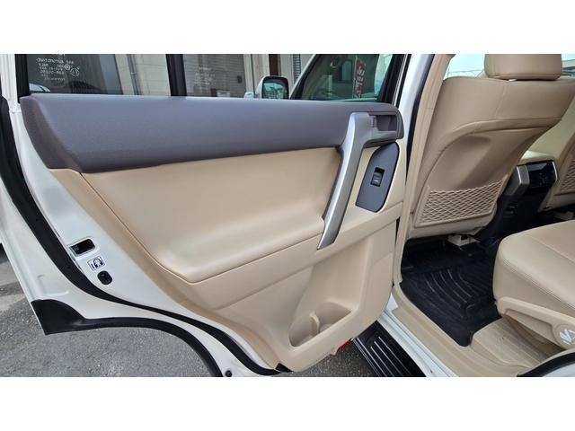 ランドクルーザープラド ＴＸ　Ｌパッケージ　全国対応２年保証　ムーンルーフ　本革シート　アルパイン９インチナビ　ＤＴＶ　Ｂｌｕｅｔｏｏｔｈ　バックカメラ　ＥＴＣ　ＬＥＤライト　７人乗り　セーフティセンス　１９インチＡＷ　スマートキー（20枚目）