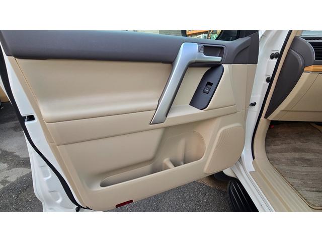 ランドクルーザープラド ＴＸ　Ｌパッケージ　全国対応２年保証　ムーンルーフ　本革シート　アルパイン９インチナビ　ＤＴＶ　Ｂｌｕｅｔｏｏｔｈ　バックカメラ　ＥＴＣ　ＬＥＤライト　７人乗り　セーフティセンス　１９インチＡＷ　スマートキー（23枚目）