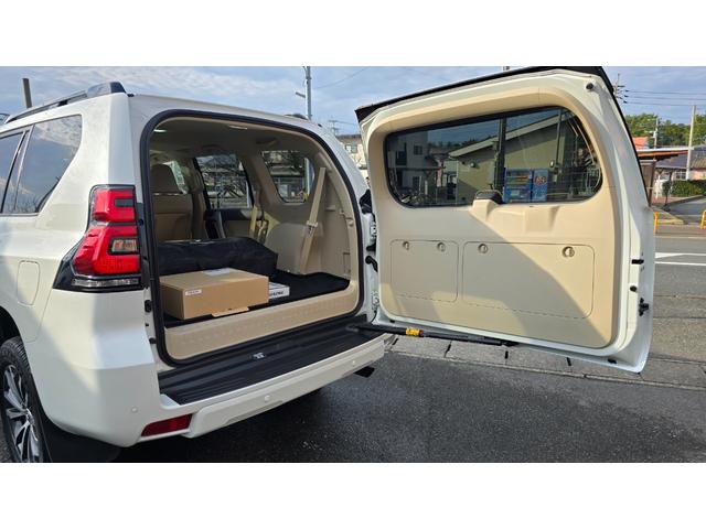 ランドクルーザープラド ＴＸ　Ｌパッケージ　全国対応２年保証　ムーンルーフ　本革シート　アルパイン９インチナビ　ＤＴＶ　Ｂｌｕｅｔｏｏｔｈ　バックカメラ　ＥＴＣ　ＬＥＤライト　７人乗り　セーフティセンス　１９インチＡＷ　スマートキー（30枚目）