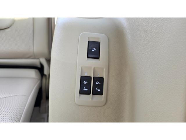 ランドクルーザープラド ＴＸ　Ｌパッケージ　全国対応２年保証　ムーンルーフ　本革シート　アルパイン９インチナビ　ＤＴＶ　Ｂｌｕｅｔｏｏｔｈ　バックカメラ　ＥＴＣ　ＬＥＤライト　７人乗り　セーフティセンス　１９インチＡＷ　スマートキー（31枚目）