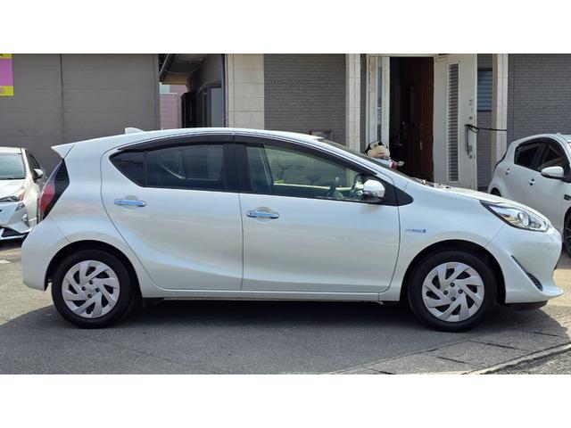 アクア Ｓスタイルブラック　全国対応２年保証　純正ナビ　ＤＴＶ　Ｂｌｕｅｔｏｏｔｈオーディオ　バックカメラ　ＥＴＣ　セーフティセンス　プッシュスタート・スマートキー（4枚目）