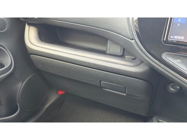 アクア Ｓスタイルブラック　全国対応２年保証　純正ナビ　ＤＴＶ　Ｂｌｕｅｔｏｏｔｈオーディオ　バックカメラ　ＥＴＣ　セーフティセンス　プッシュスタート・スマートキー（46枚目）