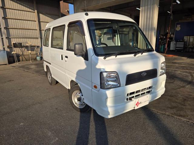 サンバーバン 　ワンオーナー　２シーター　マニュアル５速車　エアコン　パワステ　両側スライドドア　運転席エアバッグ（3枚目）