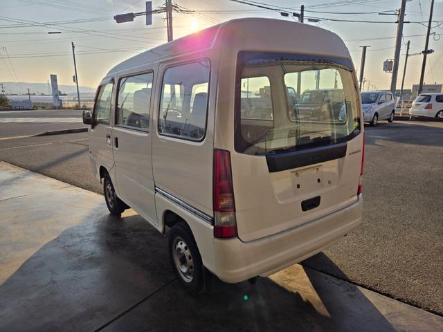 サンバーバン 　ワンオーナー　２シーター　マニュアル５速車　エアコン　パワステ　両側スライドドア　運転席エアバッグ（9枚目）
