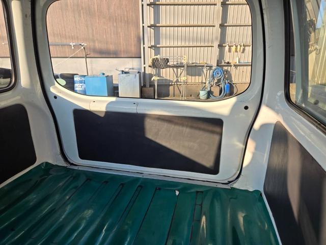 サンバーバン 　ワンオーナー　２シーター　マニュアル５速車　エアコン　パワステ　両側スライドドア　運転席エアバッグ（20枚目）