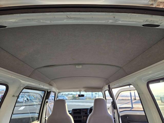 サンバーバン 　ワンオーナー　２シーター　マニュアル５速車　エアコン　パワステ　両側スライドドア　運転席エアバッグ（22枚目）