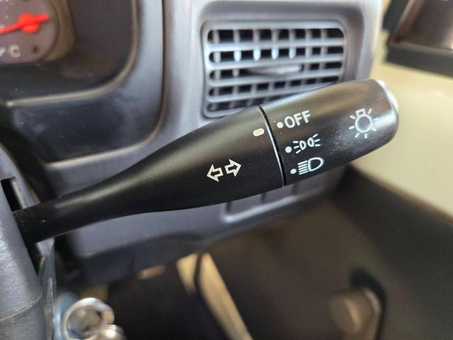 サンバーバン 　ワンオーナー　２シーター　マニュアル５速車　エアコン　パワステ　両側スライドドア　運転席エアバッグ（34枚目）