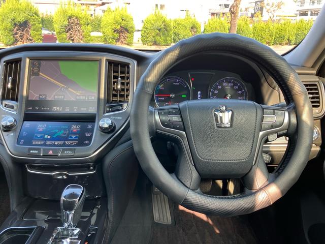 クラウンハイブリッド アスリートG 革シート/サンルーフ/ナビ/フルセグ/DVD再生/Bluetooth/バックカメラ/ETC/クルーズコントロール/パワーシート/スマートキー(3枚目)