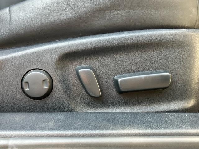 クラウンハイブリッド アスリートG 革シート/サンルーフ/ナビ/フルセグ/DVD再生/Bluetooth/バックカメラ/ETC/クルーズコントロール/パワーシート/スマートキー(24枚目)