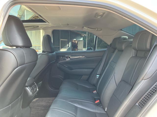 クラウンハイブリッド アスリートG 革シート/サンルーフ/ナビ/フルセグ/DVD再生/Bluetooth/バックカメラ/ETC/クルーズコントロール/パワーシート/スマートキー(32枚目)