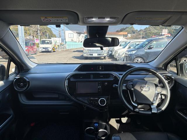 アクア Ｇソフトレザーセレクション　衝突被害軽減ブレーキ／レーンキープアシスト／ナビ／フルセグ／バックカメラ／ＤＶＤ再生／ＥＴＣ／Ｂｌｕｅｔｏｏｔｈ／ＬＥＤヘッドライト／スマートキー／クルーズコントロール（2枚目）