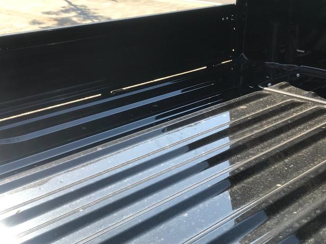 KCスペシャル 保証付 届出済未使用車 禁煙車 5速MT 三方開 衝突被害軽減ブレーキ オートマチックハイビーム オートライト キーレス 純正ラジオ 運転席エアバッグ 助手席エアバッグ ABS(13枚目)