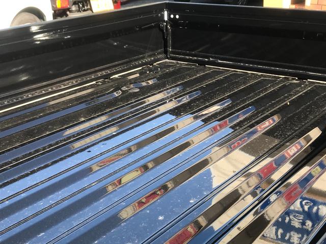 KCスペシャル 保証付 届出済未使用車 禁煙車 5速MT 三方開 衝突被害軽減ブレーキ オートマチックハイビーム オートライト キーレス 純正ラジオ 運転席エアバッグ 助手席エアバッグ ABS(15枚目)