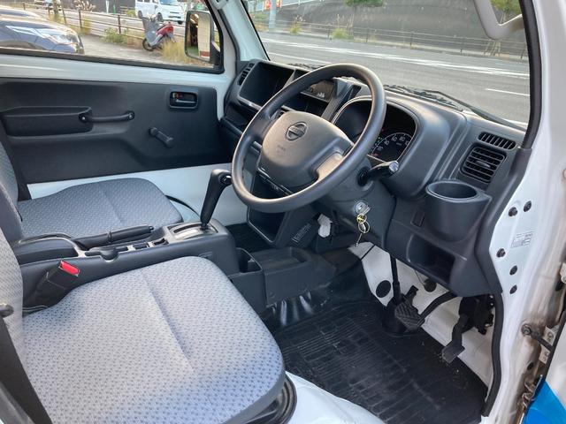 ＮＴ１００クリッパートラック ＤＸ　エアコン　パワステ　オートマ　運転手席エアバッグ　三方開　ＡＭ・ＦＭラジオ　走行４．７万キロ　修復歴なし　軽トラック　荷台馬付き（13枚目）