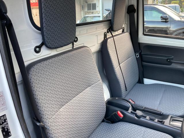 ＮＴ１００クリッパートラック ＤＸ　エアコン　パワステ　オートマ　運転手席エアバッグ　三方開　ＡＭ・ＦＭラジオ　走行４．７万キロ　修復歴なし　軽トラック　荷台馬付き（15枚目）